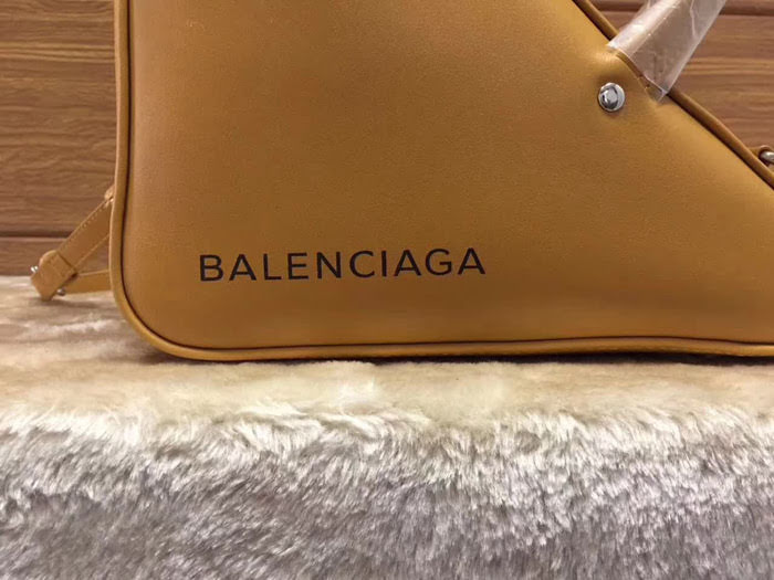 BALENCIAG巴黎世家 17秋冬 爆款三角包 原版進口皮 476975  BL1838